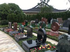 艺术墓碑：展现生命的故事，传达永恒的情感