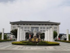 国庆中秋双节同庆，suncitygroup太阳集团集团红旗飘扬！